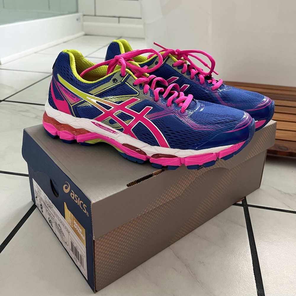 NWT ASICS running shoes brand new in box!!
